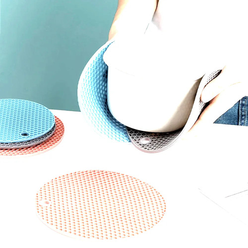Table mat tool - table,